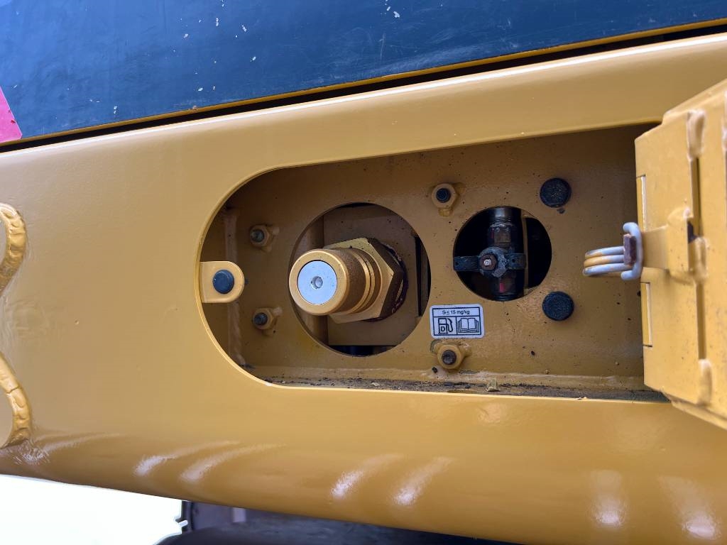 Heavy machinery product image - Image 12 of 15