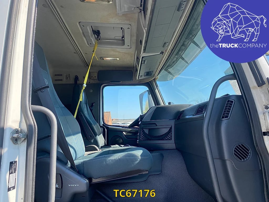 Volvo FM 330 2012 TC67176 FM 330 2012 1 image 6