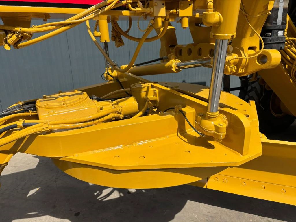 CAT 140H 2003 207239 140H 2003 1 Motor graders image 13