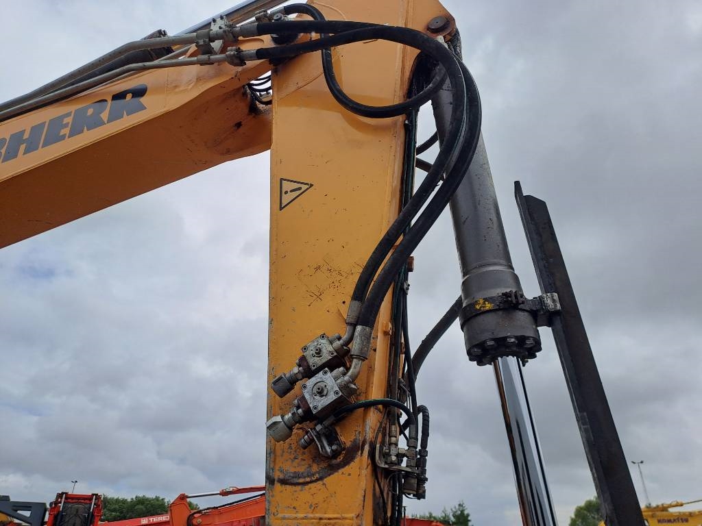 Liebherr R 946 2018 ATR-2045 R 946 2018 1 Crawler Excavators image 9