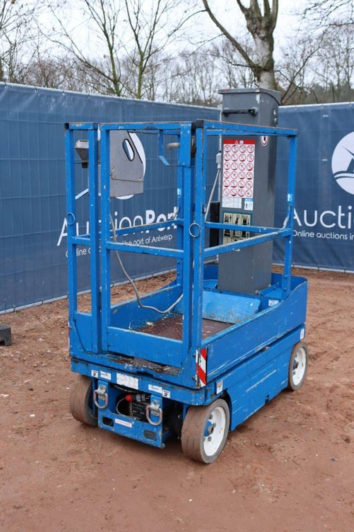 Skyjack SJ12 Electric Mast Lift 5.6m 2015 2015 SJ12 2015 1 image 9