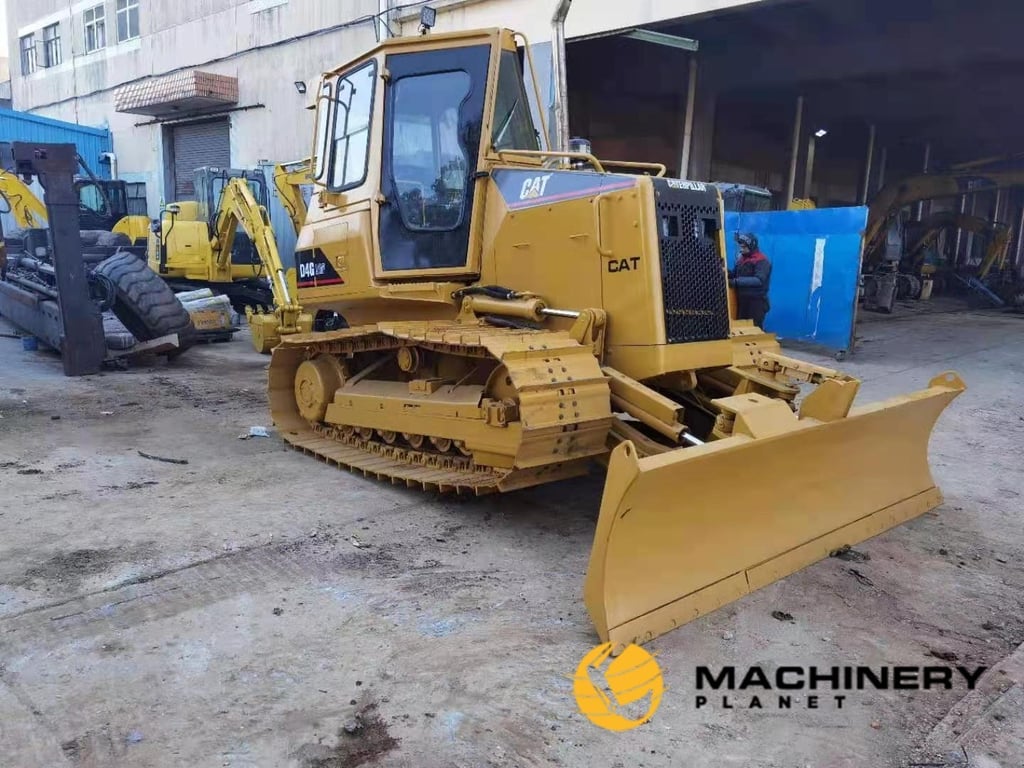 D4G Caterpillar Used Bulldozer good price D4G 2017 1 Dozers image 8