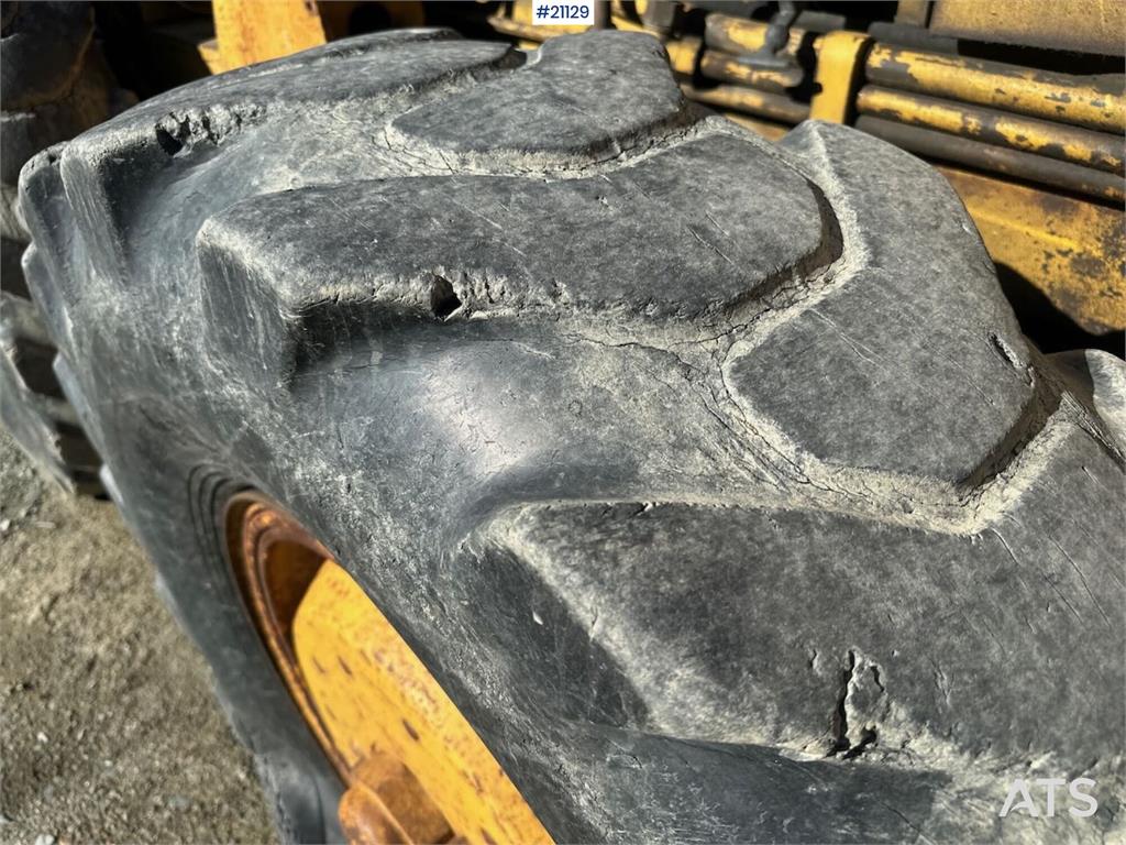 Nordverk 130 HVT grader w/ extra tires on rim. WATCH VIDEO. 1972 21129 Nordverk 130 HVT grader w/ extra tires on rim. WATC...