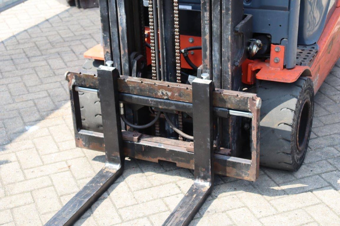 Forklift Toyota 8FBET18 Electric 1800kg 5m 2013 2013 8FBET18 2013 1 Forklift image 10