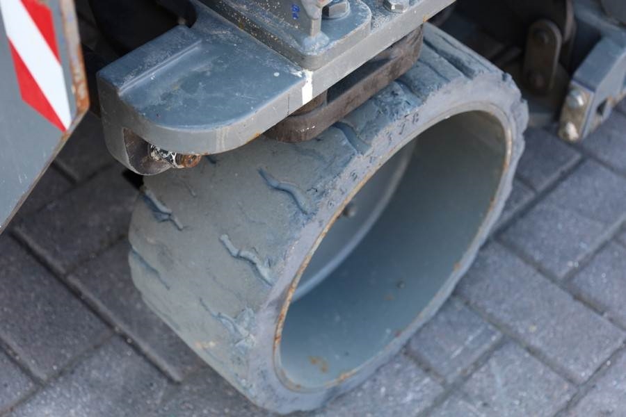 Holland Lift Ecostar HL-9710 Electric, 12m Working Height, 325k 2013 HOLLAND LIFT - Ecostar HL-9710 - 63523 Holland lift E...