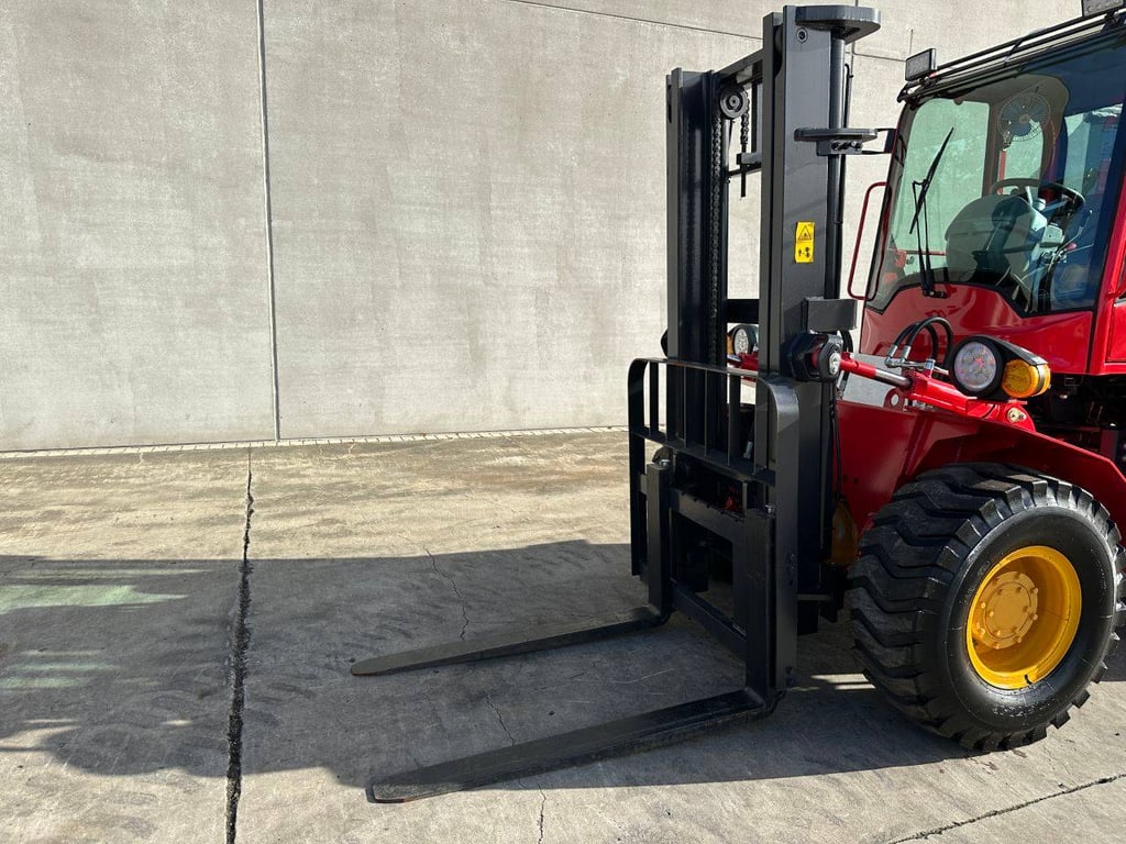Rough Terrain Forklift KUL RTF-3500 Diesel 2025 New 2025 Onbekend RTF-3500 2025 0 Rough Terrain Forklift image 8