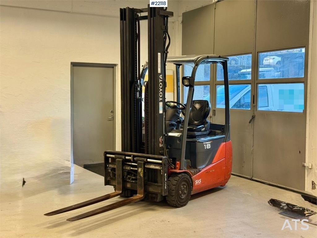Toyota 8FBEKT18 electric forklift 2014 22118 8FBEKT18 electric forklift 2014 1 Forklift image 2
