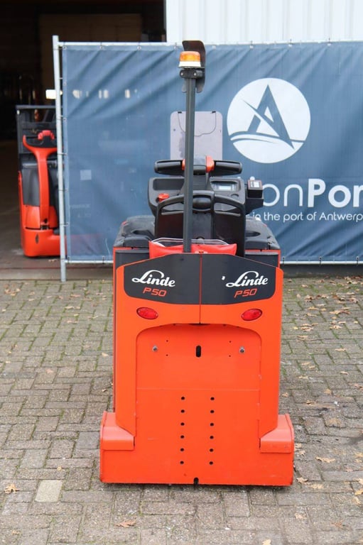 Electric tractor Linde 50 Electric 50 1 Tractor Units image 5