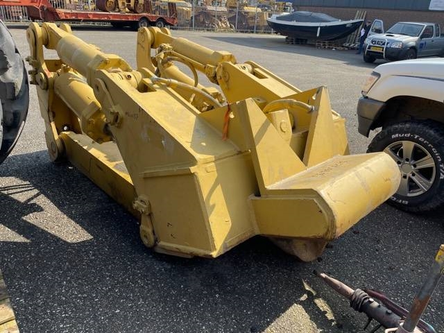 CAT D 8 R Ripper 3718 D 8 R Ripper 1 image 3