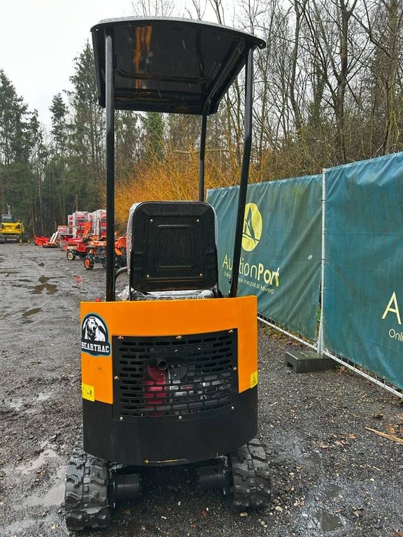 Mini excavator Beartrac HT10 Diesel 9.5 hp 2024 New with thumb 2024 Beartrac HT10 2024 0 image 2