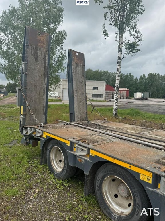 NC engineering Machine trailer w/ hydraulic driving b 2021 20727 NC engineering Machine trailer w/ hydraulic driving b 202...