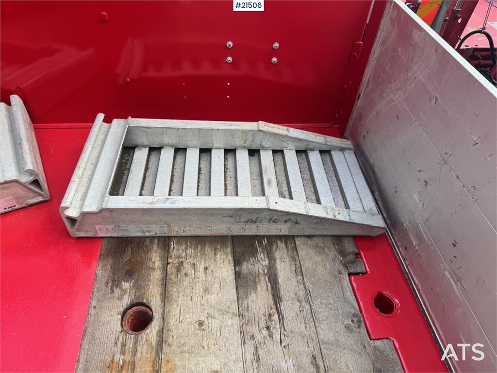 Doll Machinery Semi w/ Widening and Hydraulic Bridges. 2019 21506 Doll Machinery Semi w/ Widening and Hydraulic Bridges. 2...