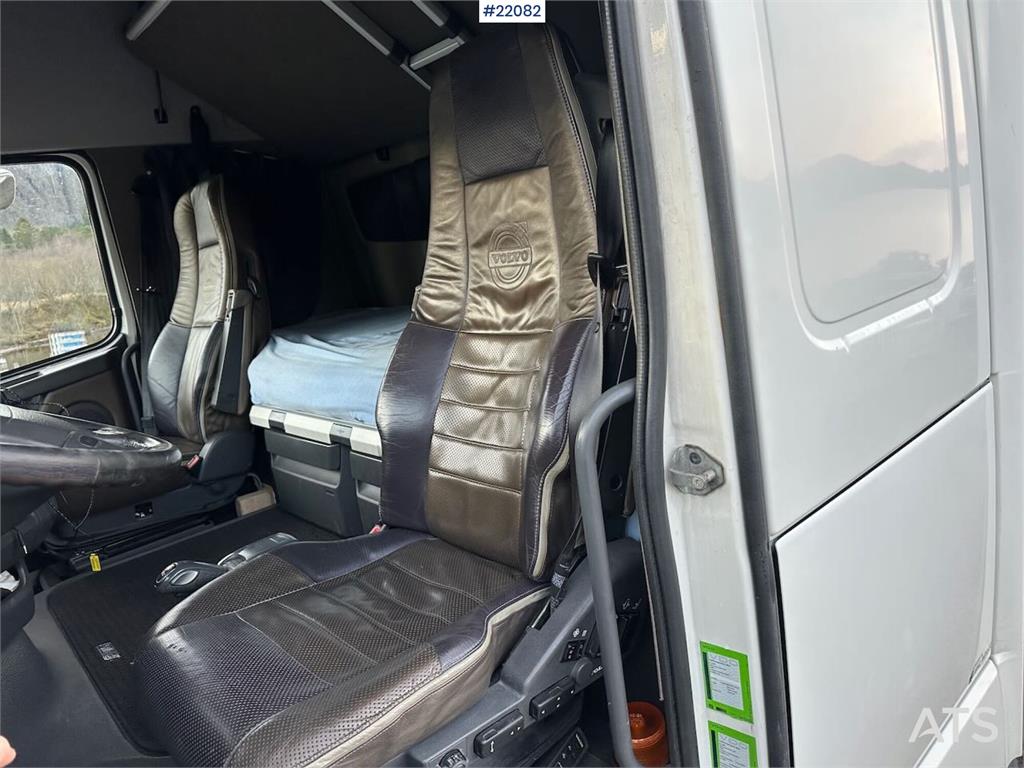 Volvo FH16 700 Tandem Box Truck with Lift and Onspot 2011 22082 FH16 700 Tandem Box Truck with Lift and Onspot 2011 1 imag...