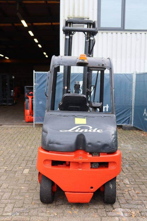 Heftruck Linde E25-02 Elektrisch 2500kg 2002 2002 E25-02 2002 1 Forklift image 5