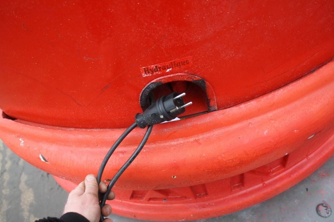 Mast lift ATN Piaf 880R Electric 8.8m 2015 2015 ATN Piaf 880R 2015 1 image 11