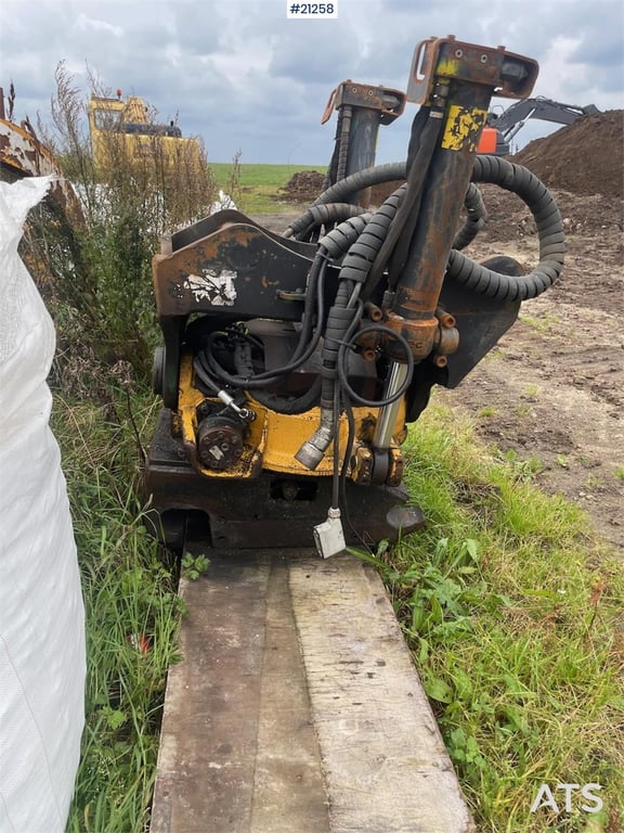 Hitachi ZX 190 LC-6 with Engcon rototilt og graveskuffe. 2018 21258 ZX 190 LC-6 with Engcon rototilt og graveskuffe. 2018 ...