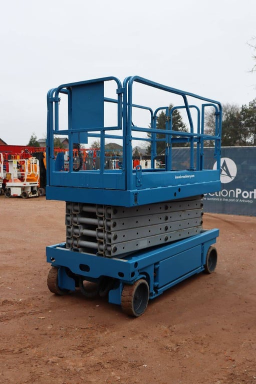 Scissor lift Genie GS-3246 Electric 11.8m 2002 2002 GS-3246 2002 1 Scissor Lifts image 6