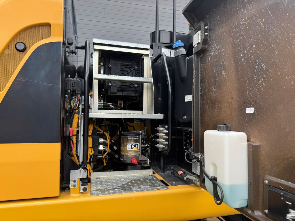 Caterpillar M320F 2017 00033460 M320F 2017 1 image 14