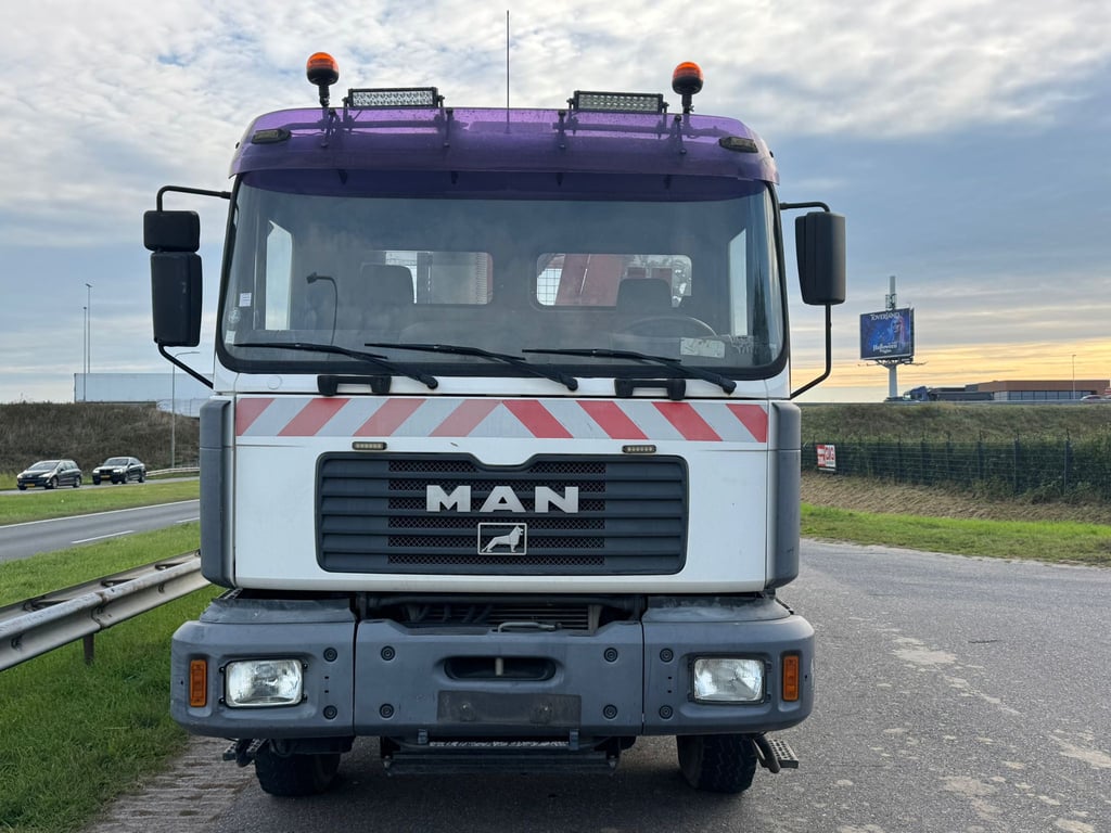 MAN 19.310 4x2 Kipper with HMF 1463K2 Crane 2001 00033534 19.310 4x2 Kipper with HMF 1463K2 Crane 2001 1 Crane trucks image 4