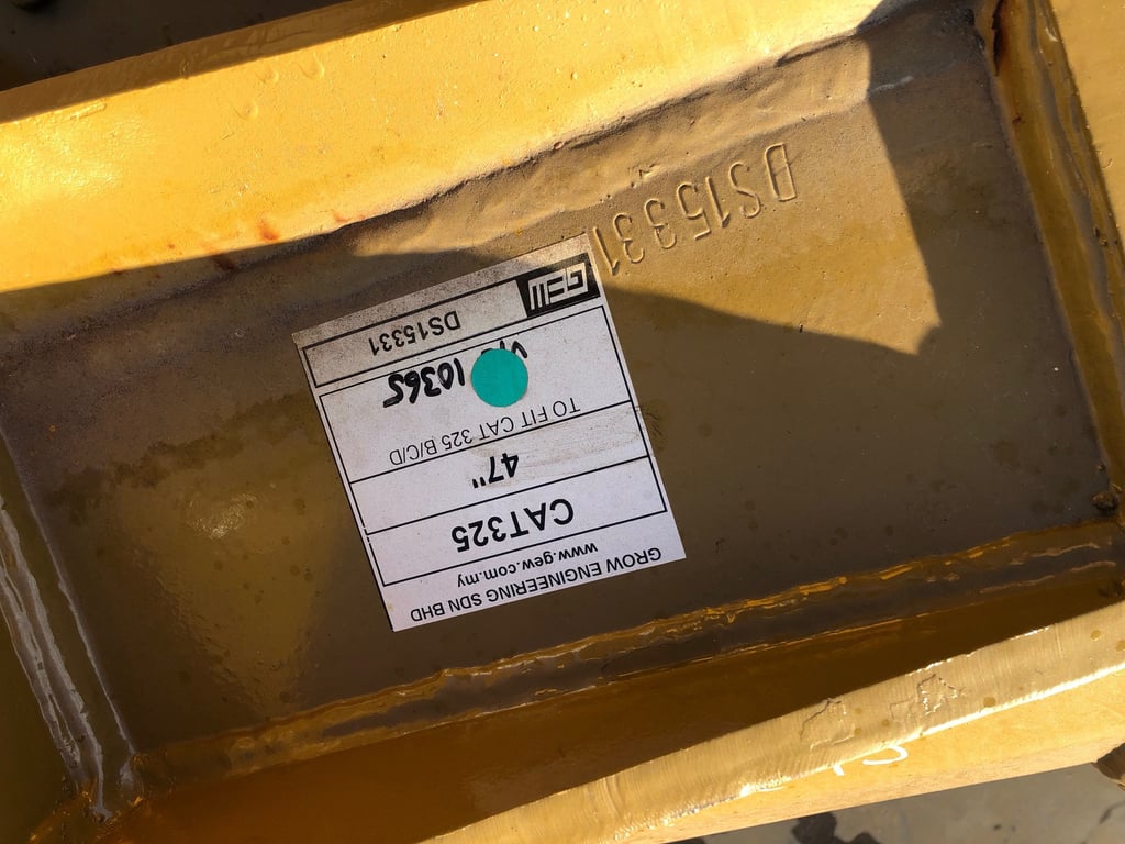 Caterpillar 325B 47 inch HDBucket 2021 00028245 325B 47 inch HDBucket 2021 0 image 5