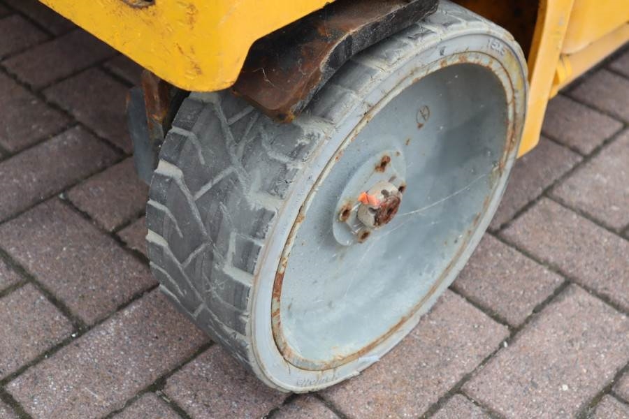 Haulotte Compact 14 Electric, 14m Working Height, 350kg Cap 2016 HAULOTTE - Compact 14 - 63053 Compact 14 Electric, 14m Wo...