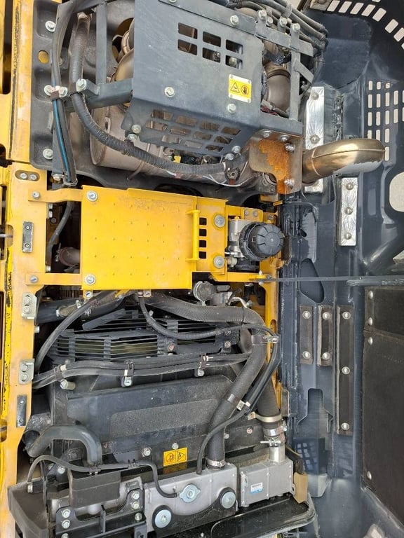 Komatsu HB215LC-3 2021 ATR-2139 HB215LC-3 2021 1 Crawler Excavators image 15