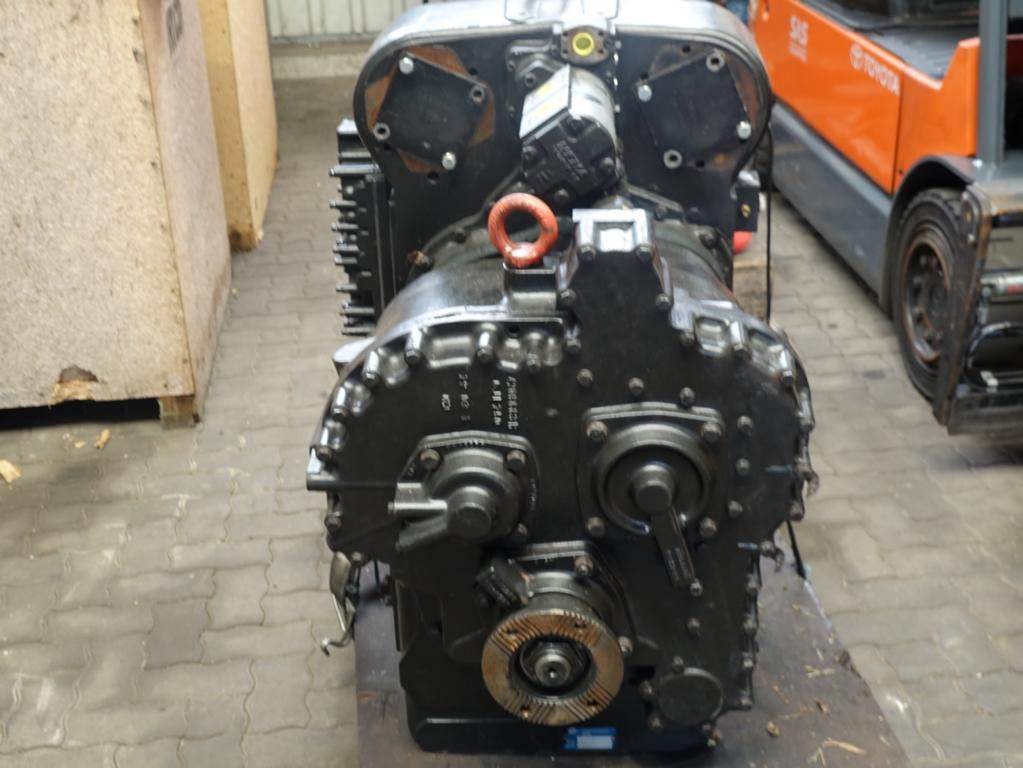Clark Spicer 15.5HR 2741852 Transmission 2007 DIV1228 Spicer 15.5HR 2741852 Transmission 2007 1 Forklift image 3