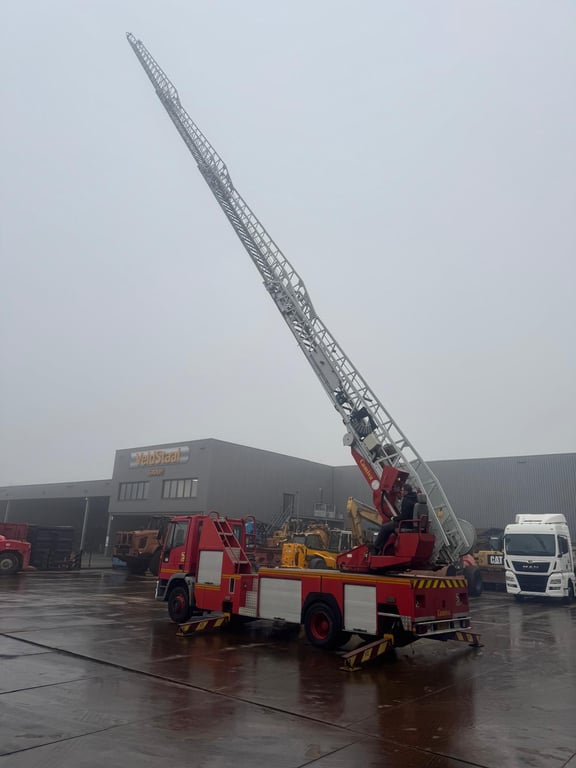 Iveco 130E23 4x2 Firetruck 1997 00033122 130E23 4x2 Firetruck 1997 1 image 9
