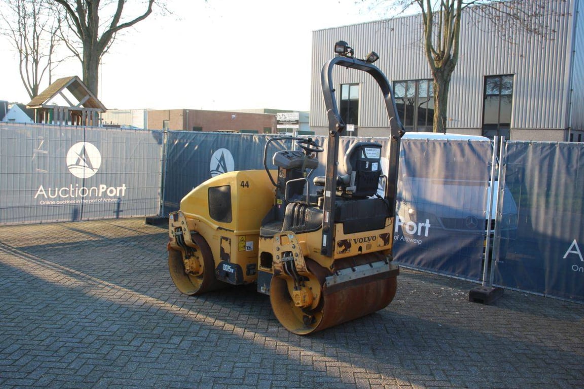 Tandem roller Volvo DD25 Diesel 24.8kW 2015 2015 DD25 2015 1 image 3