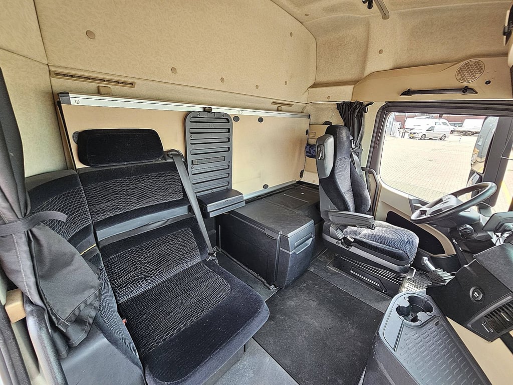 Heavy machinery product image - Image 6 of 16