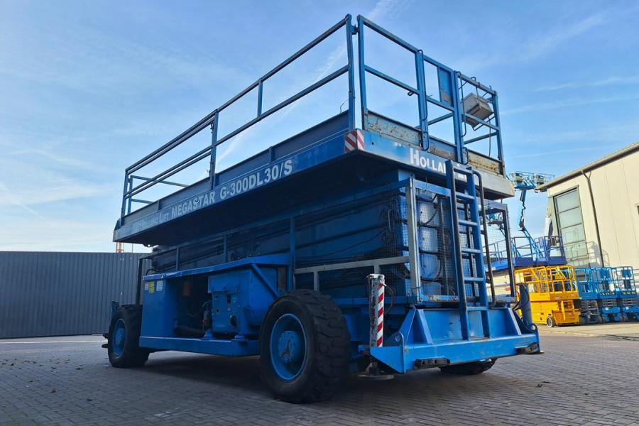 Holland Lift Megastar G300DL30/S Diesel, 4x4x4 Drive, 33.5m Wor 2001 HOLLAND LIFT - Megastar G300DL30/S - 90374 Holland li...