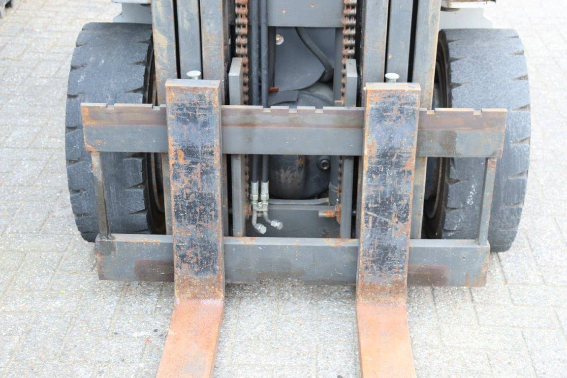 Forklift Nissan 30 Electric 3000kg 30 1 Forklift image 11