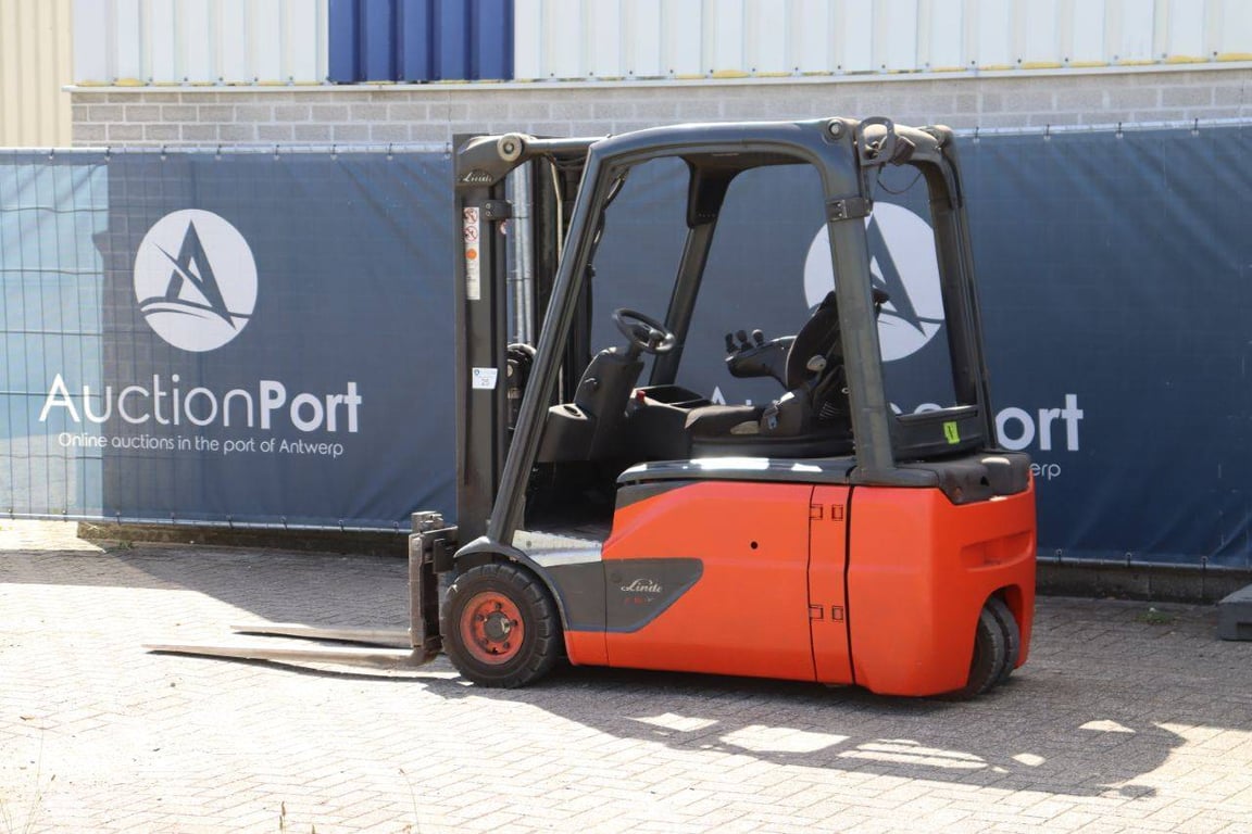 Forklift Linde E16L-02 Electric 1600kg 2.84m 2020 2020 E16L-02 2020 1 Forklift image 3