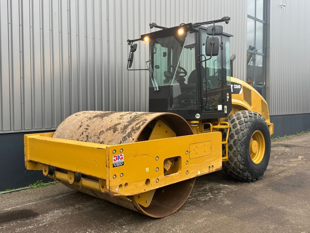 Caterpillar CS64B 2018 00033742 CS64B 2018 1 image 2