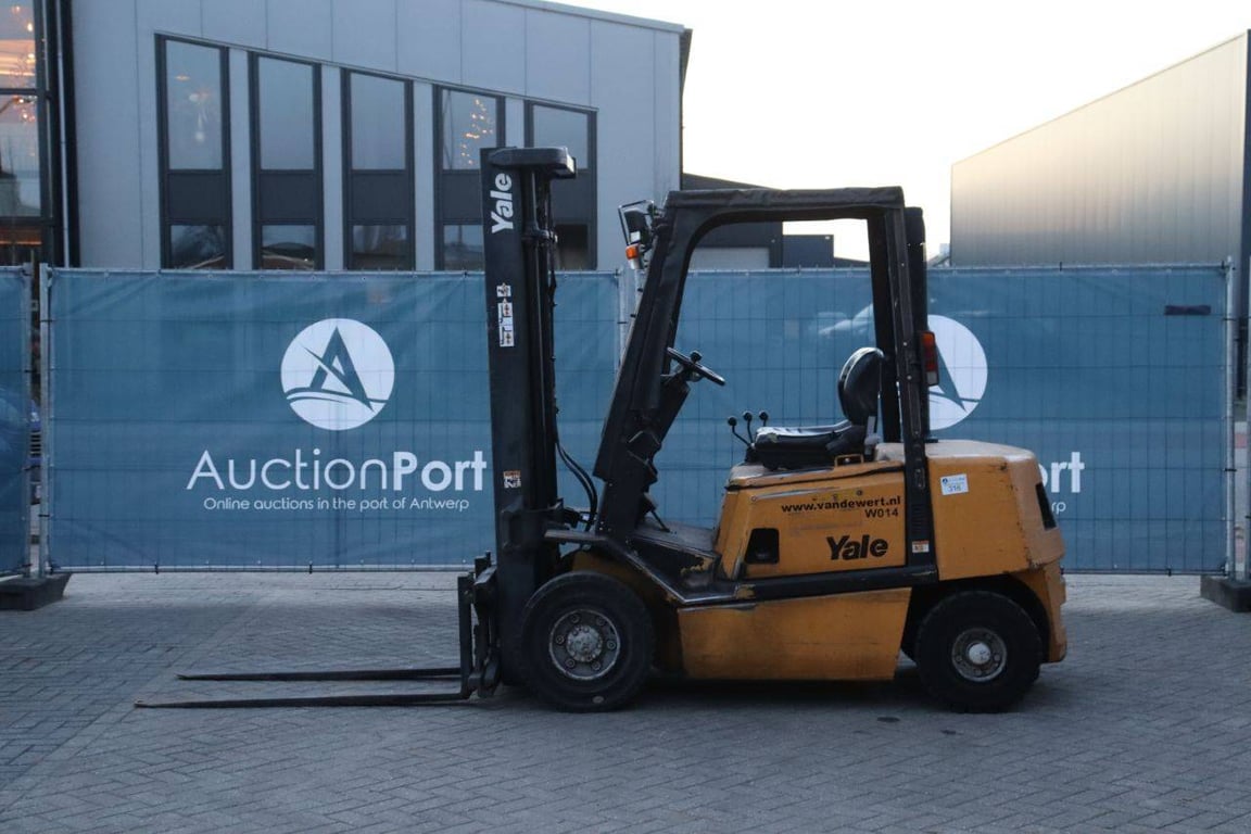Forklift Yale GDP25TF Diesel 2340kg 1998 1998 GDP25TF 1998 1 Forklift image 2