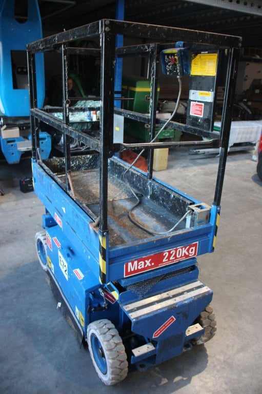 Scissor lift Holland Lift MINISTAR Z-45EL8 Electric 6.5m 2000 2000 Holland lift MINISTAR Z-45EL8 2000 1 Scissor Lifts image 6
