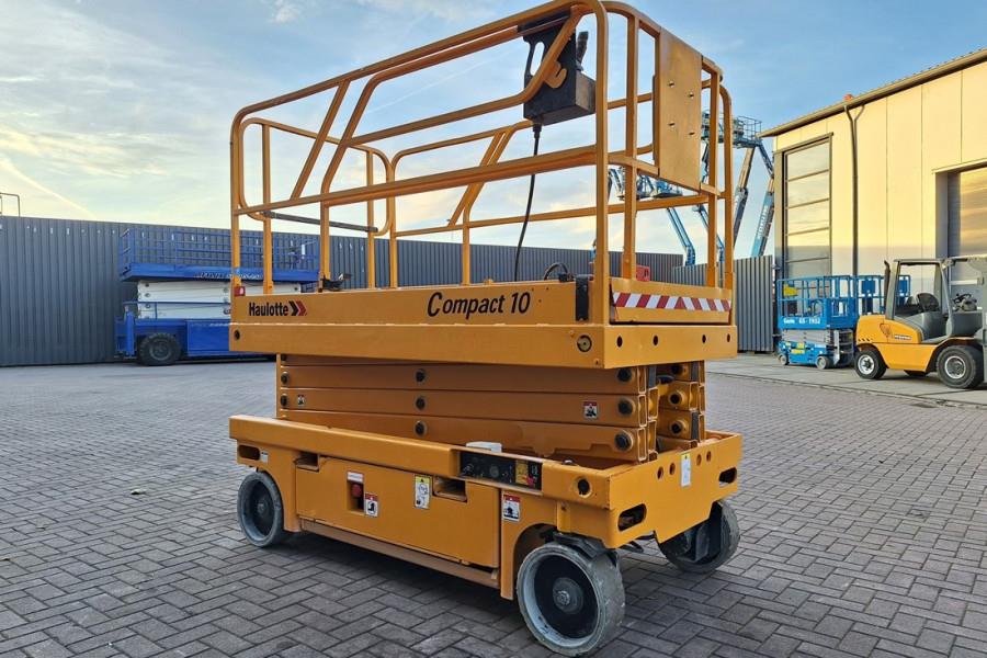 Haulotte Compact 10 Electric, 10m Working Height, 450kg Cap 2011 HAULOTTE - Compact 10 - 63602 Compact 10 Electric, 10m Wo...