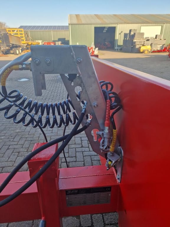 Heavy machinery product image - Image 8 of 13