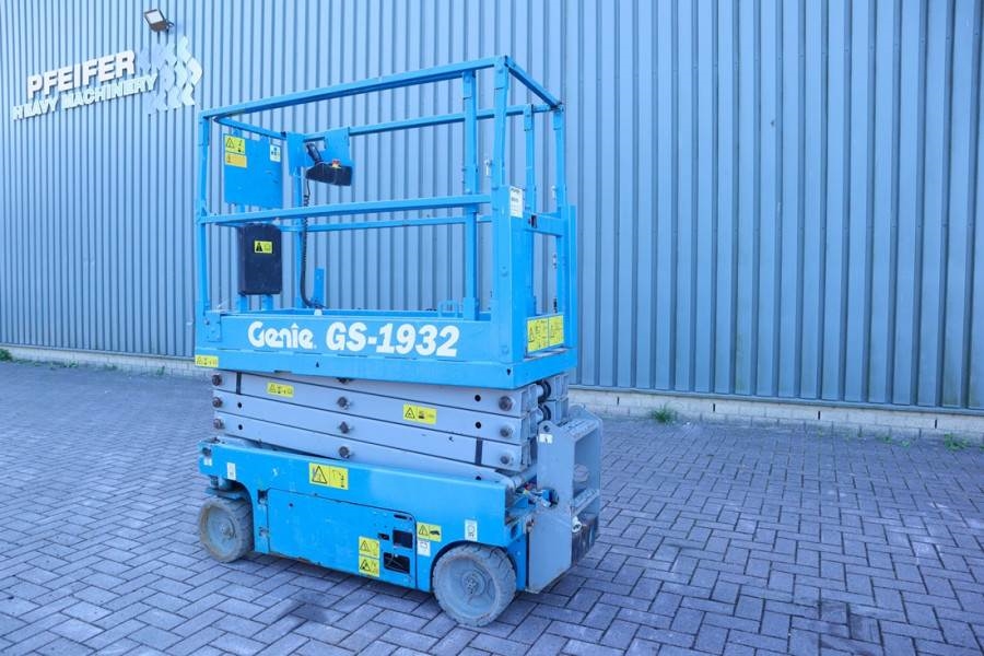 Genie GS1932 Electric, Working Height 7.8 m, 227kg Capac 2013 GENIE - GS1932 - 90015 GS1932 Electric, Working Height 7.8 m...
