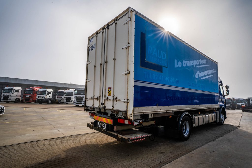 RENAULT PREMIUM 380 DXI+ DHOLLANDIA 2012 E64437 Renault PREMIUM 380 DXI+ DHOLLANDIA 2012 1 image 4