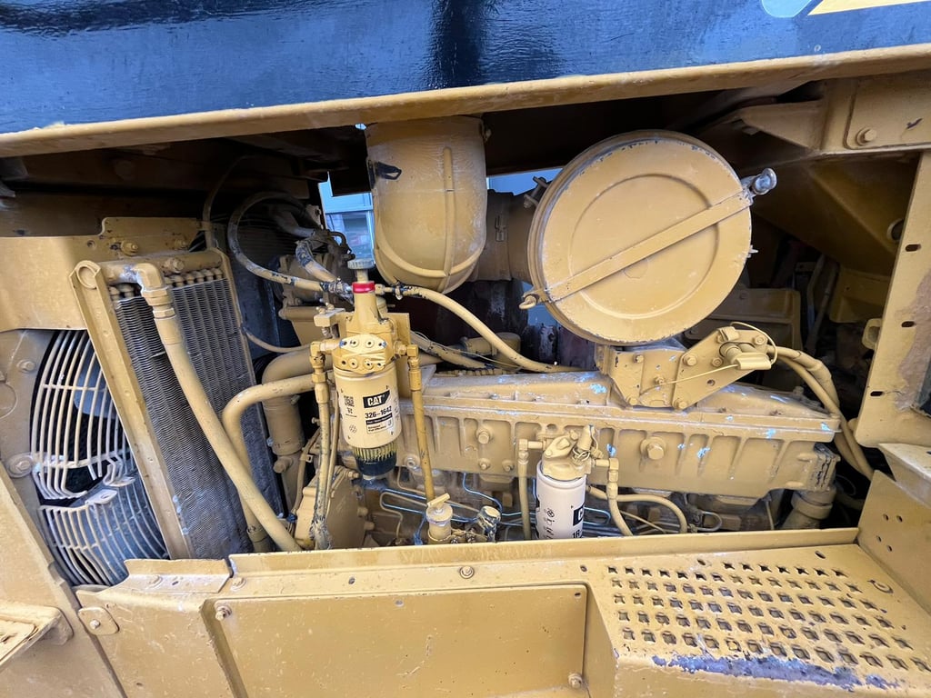 Caterpillar D8R - Single shank ripper 2001 70001437 D8R - Single shank ripper 2001 1 image 10