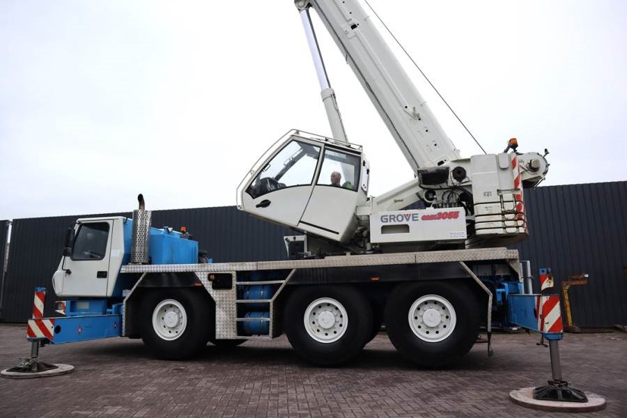 Grove GMK3055 Diesel, 6x6x6, 55t Capacity, 43m Main Boom 2008 GROVE - GMK3055 - 90401 GMK3055 Diesel, 6x6x6, 55t Capacity,...