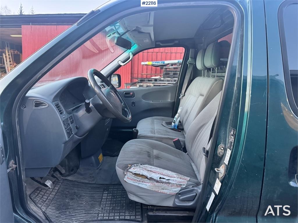 Toyota Hiace with interior shelving 2007 22116 Hiace with interior shelving 2007 1 Closed vans image 24