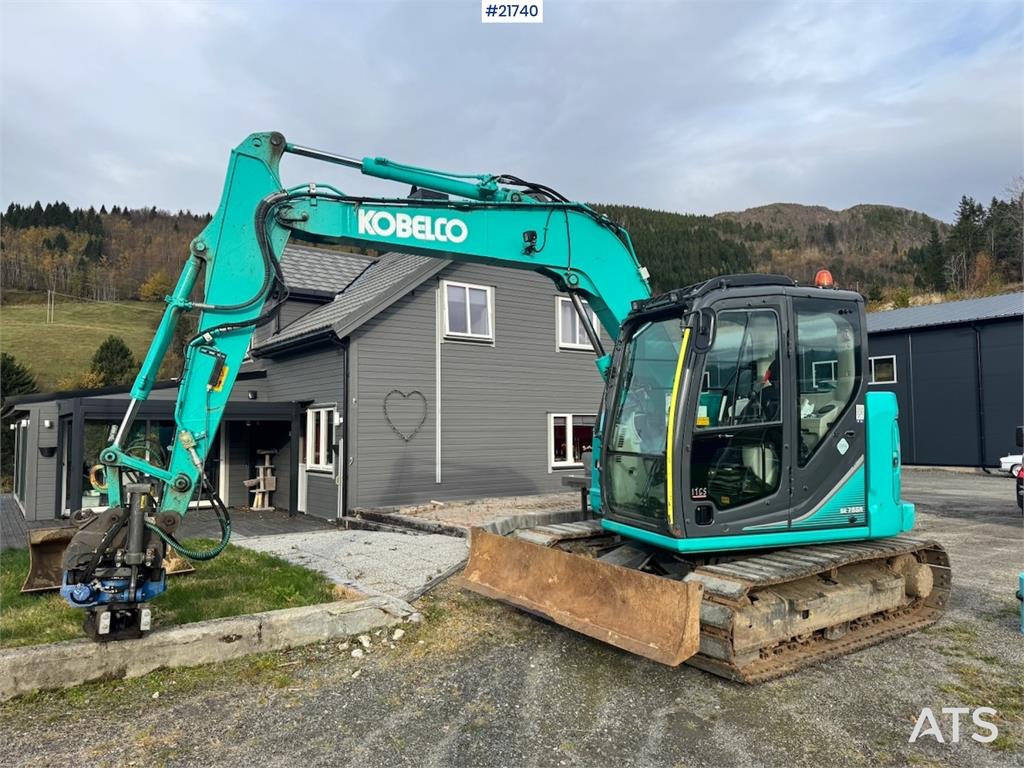 Kobelco SK75SR-3E w/ Rototilt, 2 buckets and grapple. 1850 2018 21740 SK75SR-3E w/ Rototilt, 2 buckets and grapple. 1850 2...