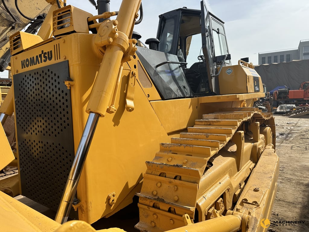 D155-5 Komatsu Dozer Original good condition D155-5 2018 1 Dozers image 4