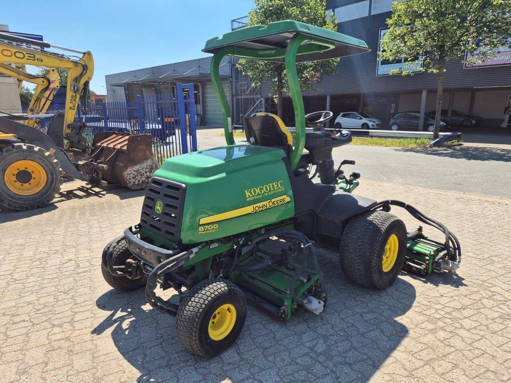 John Deere 8700 PC FM Diesel Riding Mower 2010 8700 PC FM 2010 1 image 4