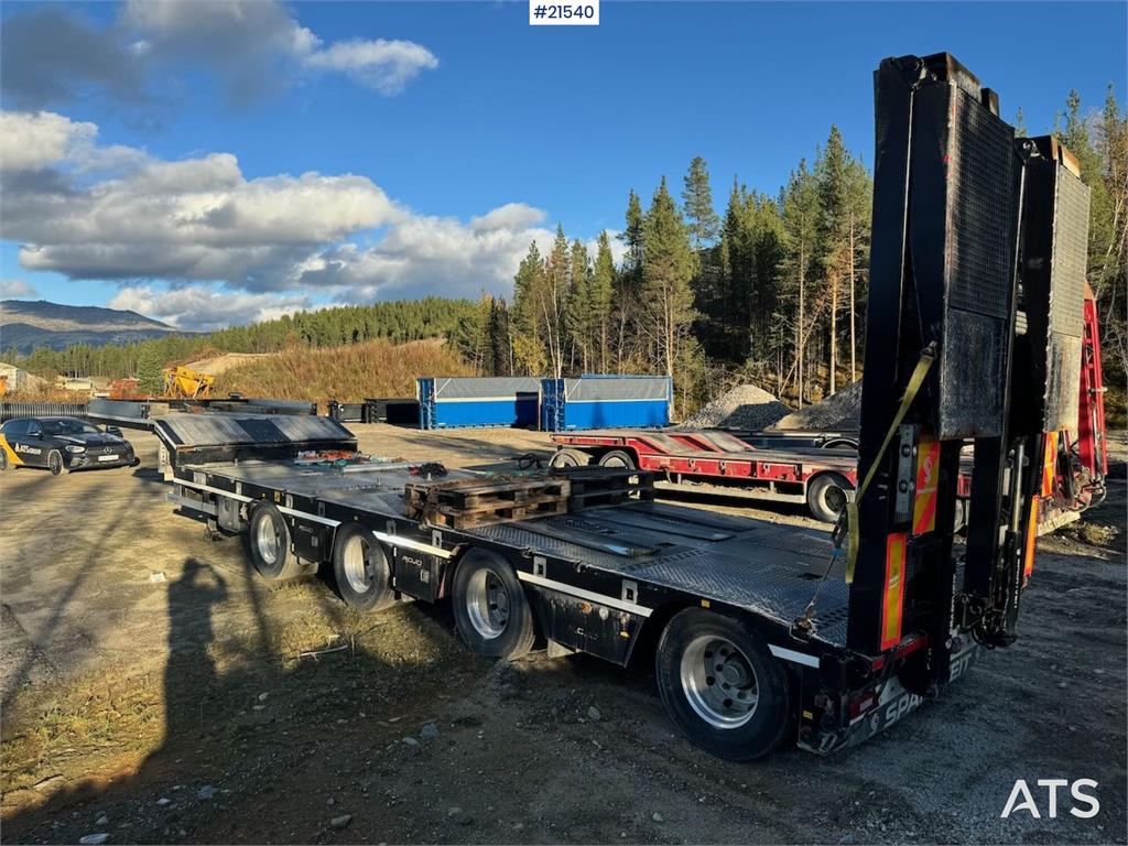 Rojo Machine semi w/ hydraulic drive bridges 2021 21540 ROJO Machine semi w/ hydraulic drive bridges 2021 1 Lowloader trai...