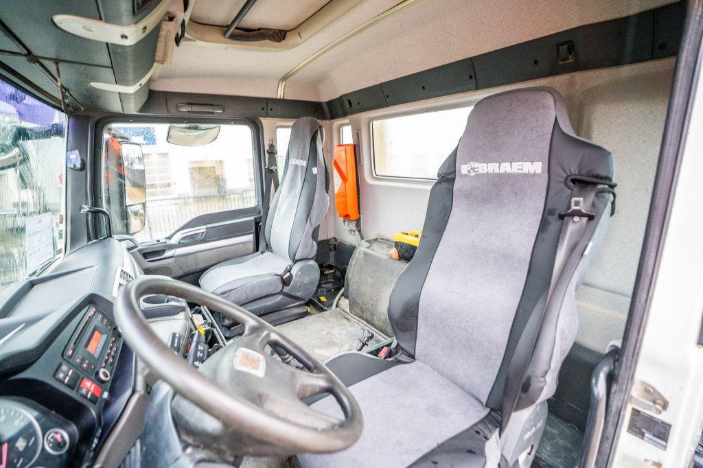 MAN TGS 32.360 BB+LIEBHERR+THEAM BG12 (band/tapis) 2010 E64876 TGS 32.360 BB+LIEBHERR+THEAM BG12 (band/tapis) 2010 1 image 11