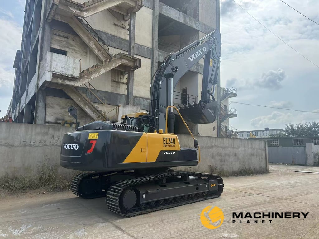 VOLVO EC240DL 24TONS CRAWLER EXCAVATOR GOOD PRICE EC240DL 2018 1 Crawler Excavators image 2
