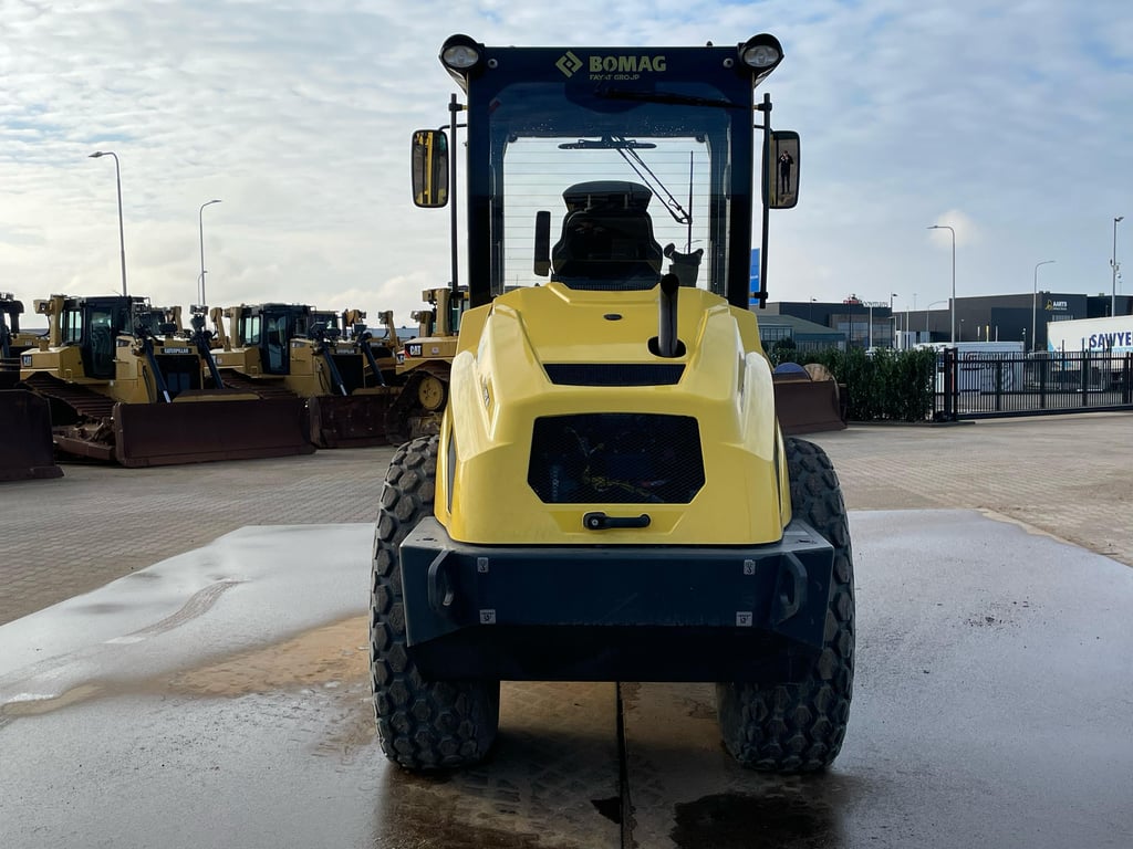 Heavy machinery product image - Image 6 of 15